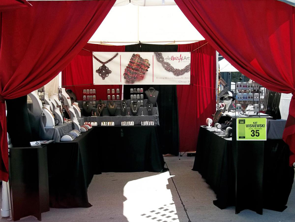 10 Creative Ways to Display Jewelry for Sale in 2024  Jewlery display,  Craft show displays, Diy jewelry display